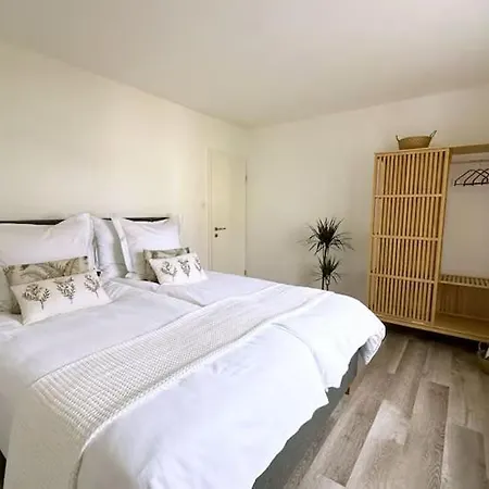 Modernes In Bern Mit Parkplatz Og Apartamento *